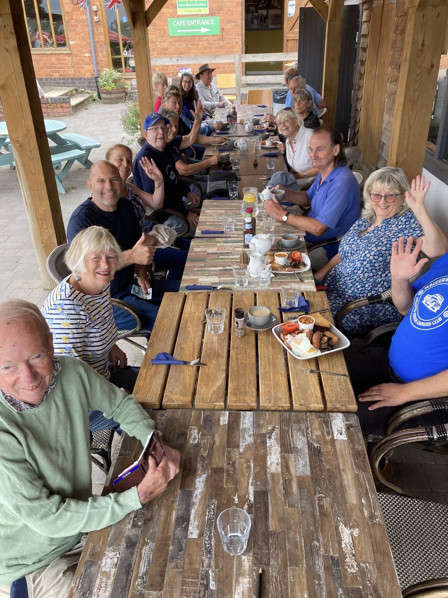 532352410_10238017365111688_5316445047807281823_n (114K)